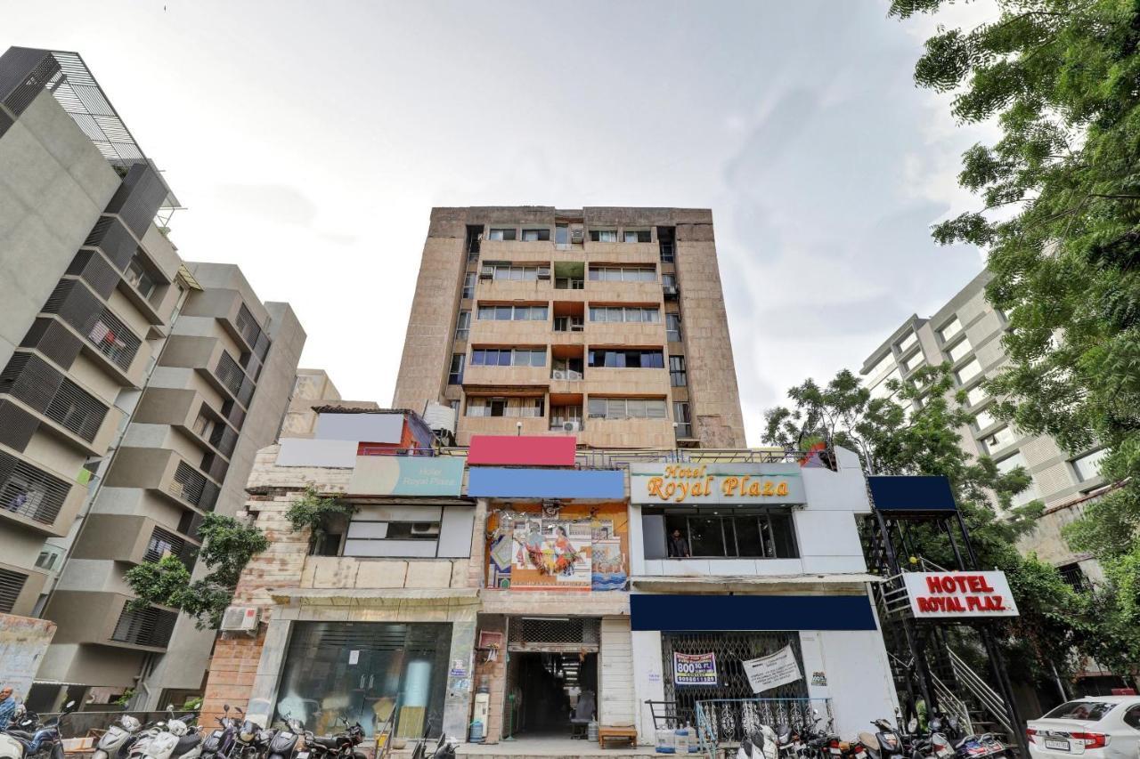 Collection O 82926 Hotel Royal Plaza Ahmedabad Exterior photo